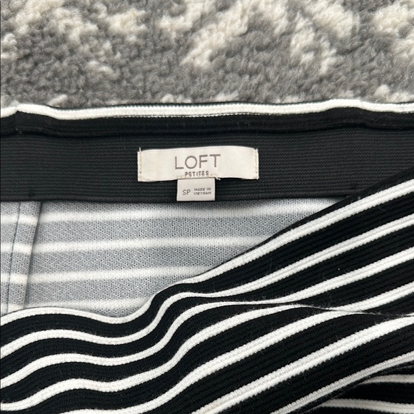 Black and White Striped Skirt - Picture 2 of 4